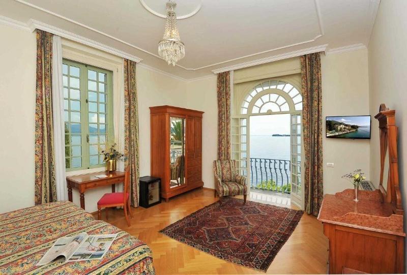 Hotel Monte Baldo E Villa Acquarone Gardone Riviera Buitenkant foto