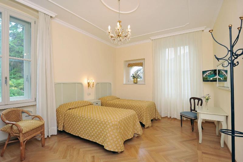 Hotel Monte Baldo E Villa Acquarone Gardone Riviera Buitenkant foto