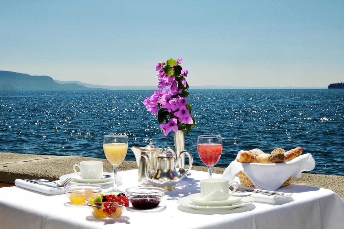 Hotel Monte Baldo E Villa Acquarone Gardone Riviera Buitenkant foto