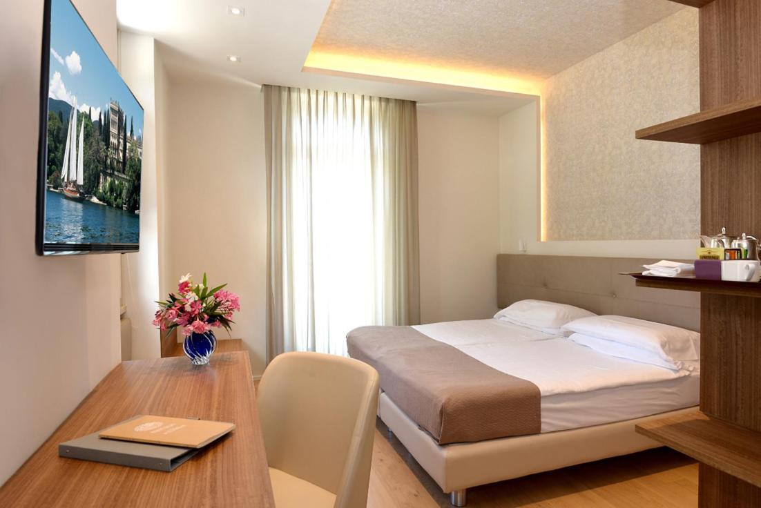 Hotel Monte Baldo E Villa Acquarone Gardone Riviera Buitenkant foto
